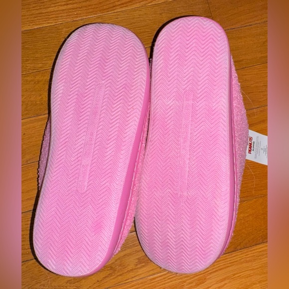 Peanuts Pink Heart Snoopy Slippers - Picture 3 of 3